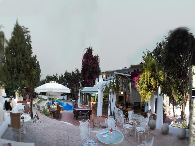 Gorgona Studios Фалираки Экстерьер фото